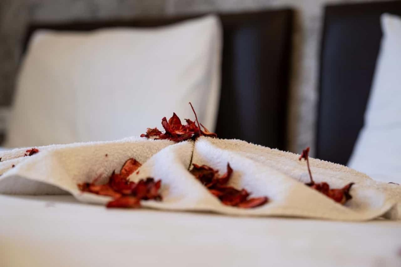Ikarus Hotel Κουσάντασι Εξωτερικό φωτογραφία